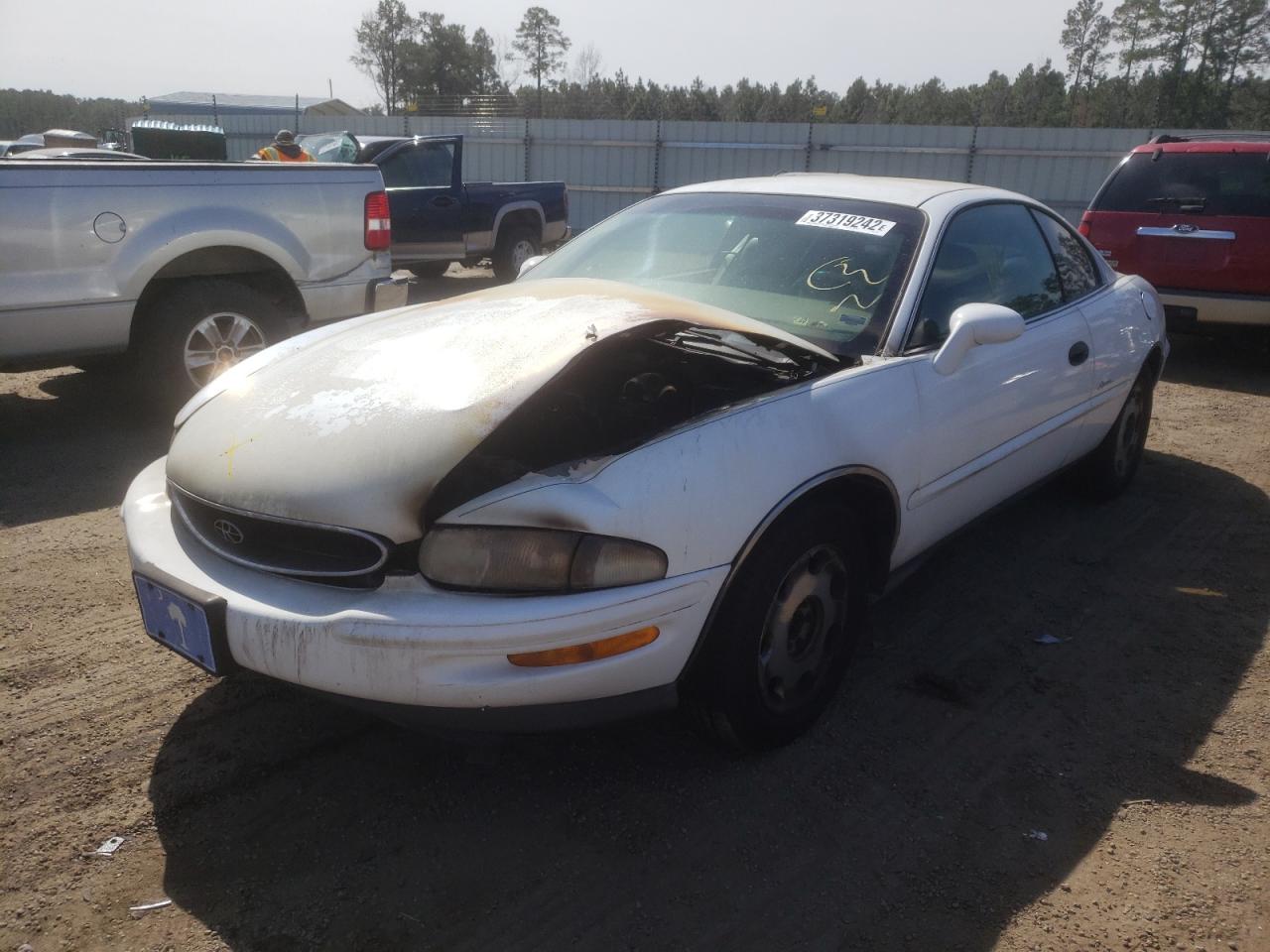 Photo 2 from auction – 1997 BUICK RIVIERA with VIN 1G4GD2212V4713594