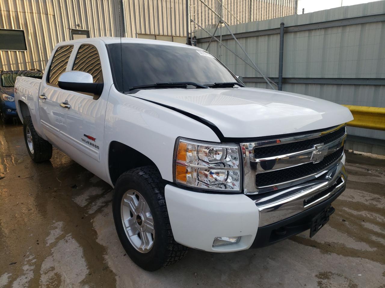 CHEVROLET SILVERADO 2011 with VIN 3GCPKSE33BG248345 - Photo from auction
