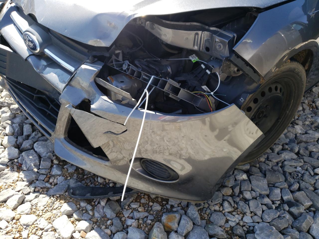 Photo 9 from auction – 2014 FORD FOCUS SE with VIN 1FADP3F2XEL345524