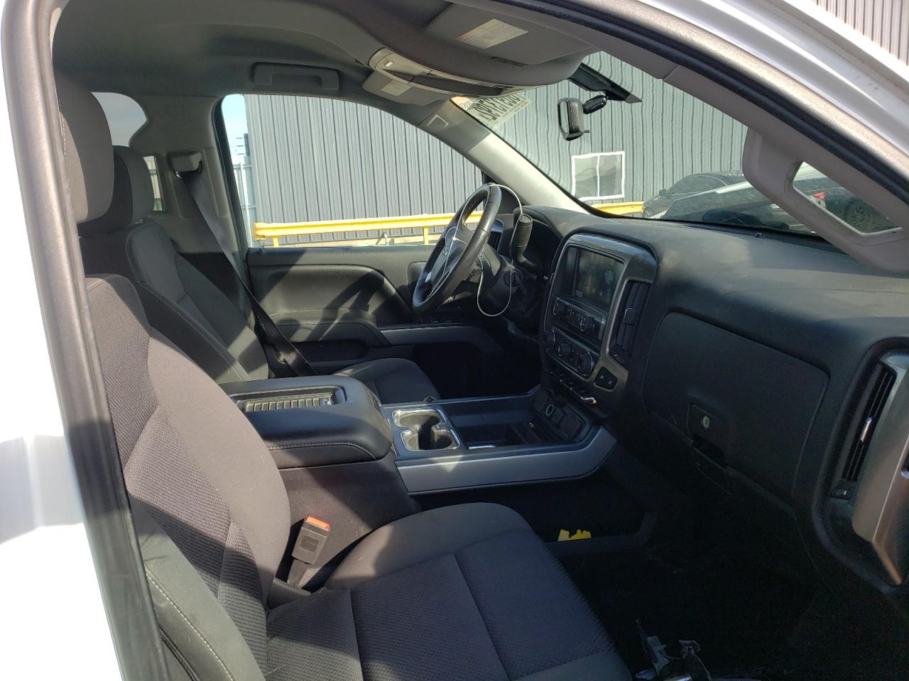 Photo 5 from auction – 2016 CHEVROLET SILVERADO with VIN 3GCUKREC3GG379634