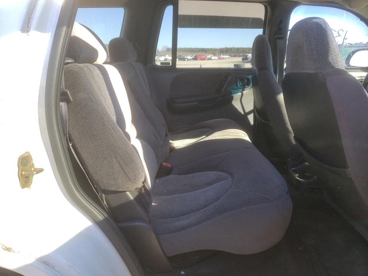 Photo 6 from auction – 2000 DODGE DURANGO with VIN 1B4HS28Z8YF178658
