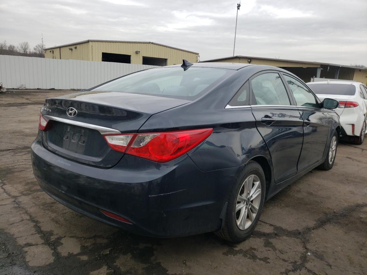 Photo 4 from auction – 2013 HYUNDAI SONATA SE with VIN 5NPEB4AC8DH752053