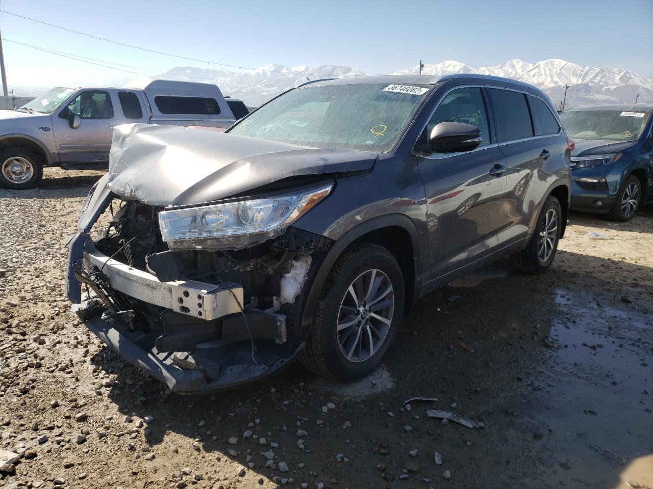 Photo 2 from auction – 2017 TOYOTA HIGHLANDER with VIN 5TDJZRFH1HS508028