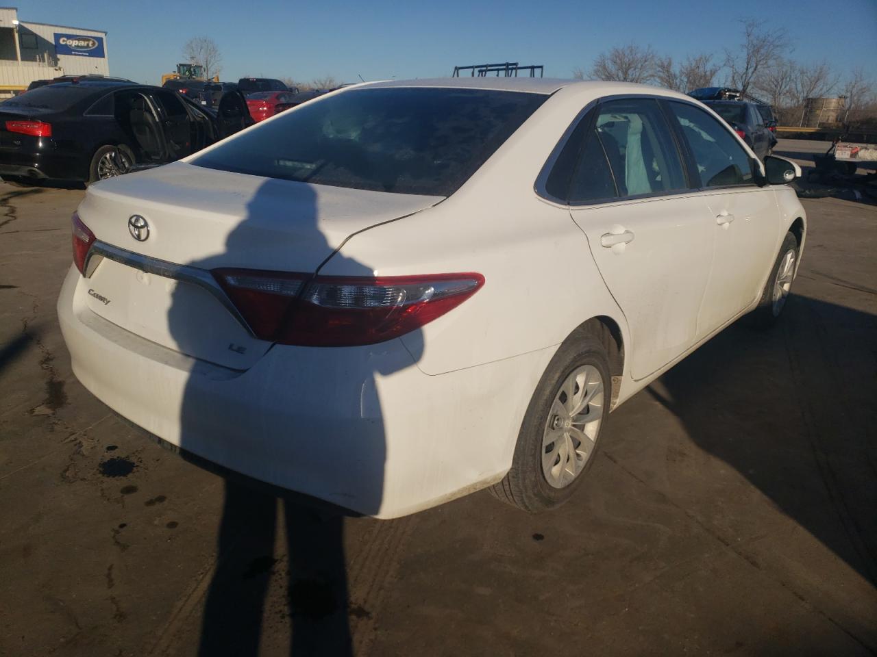 Photo 4 from auction – 2017 TOYOTA CAMRY LE with VIN 4T1BF1FK2HU647778