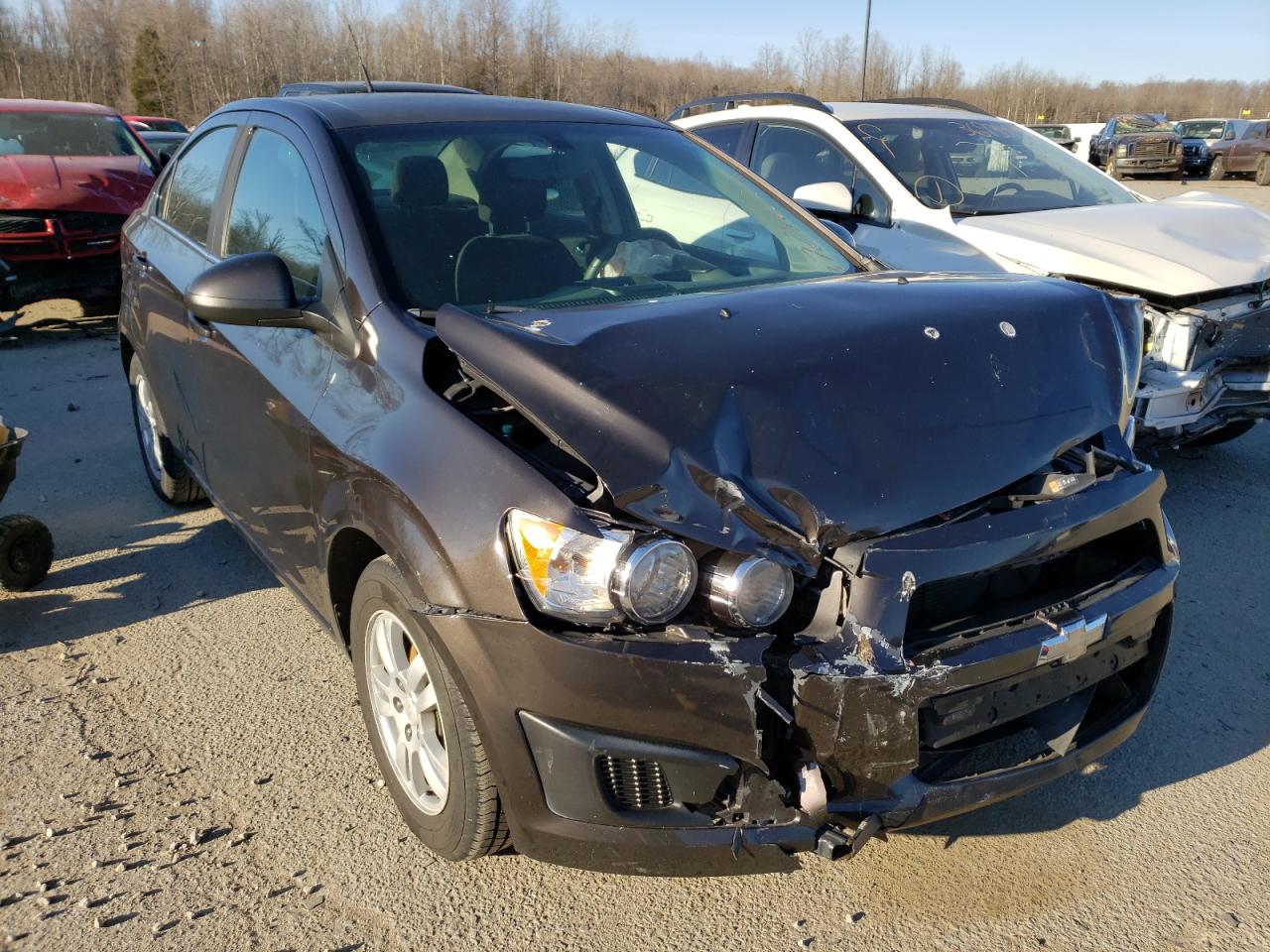 CHEVROLET SONIC 2014 con VIN 1G1JC5SH1E4137629 - Foto de la subasta