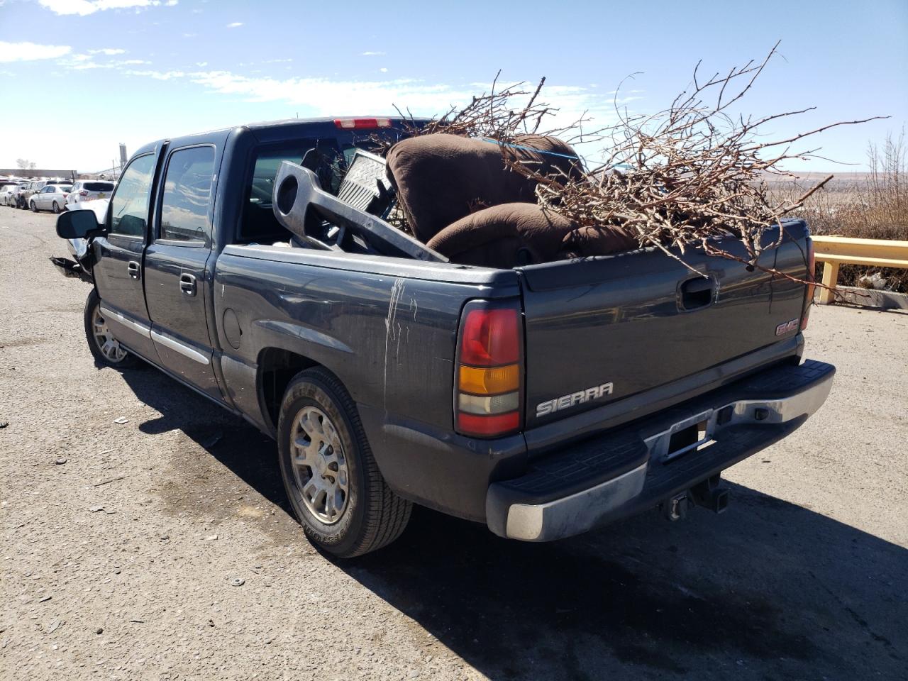 Photo 3 from auction – 2005 GMC NEW SIERRA with VIN 2GTEC13T051323467