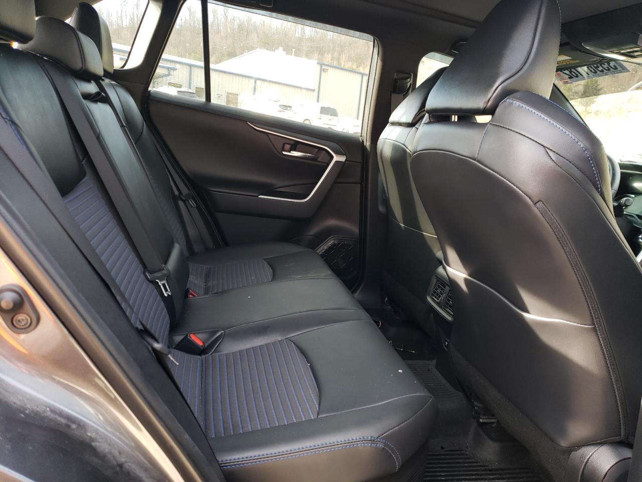 Photo 6 from auction – 2021 TOYOTA RAV4 XSE with VIN 4T3E6RFV6MU019455