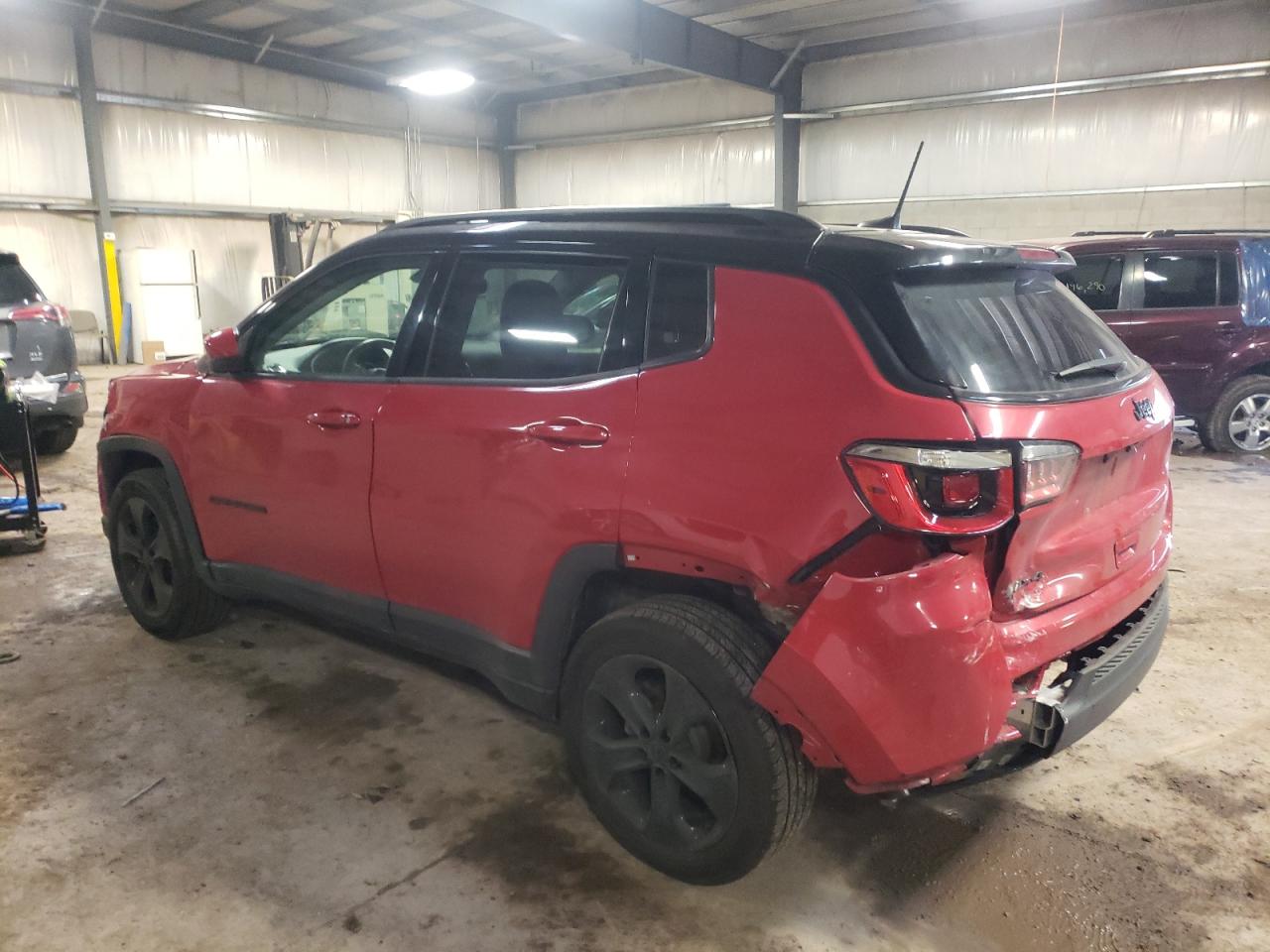 Фото 3 с аукциона – 2018 JEEP COMPASS LA с VIN 3C4NJDBB1JT304399