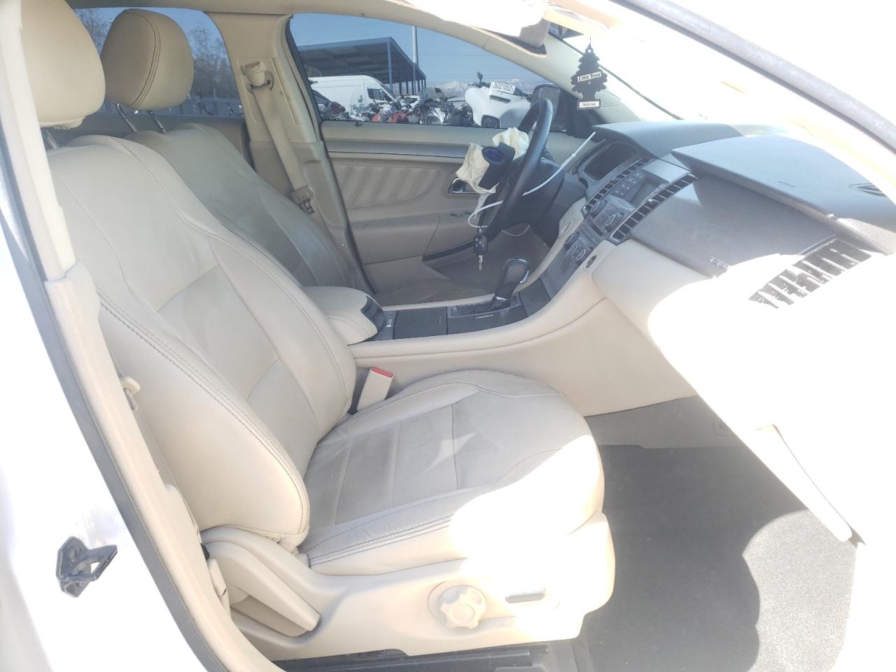 Photo 5 from auction – 2015 FORD TAURUS SEL with VIN 1FAHP2E88FG177913