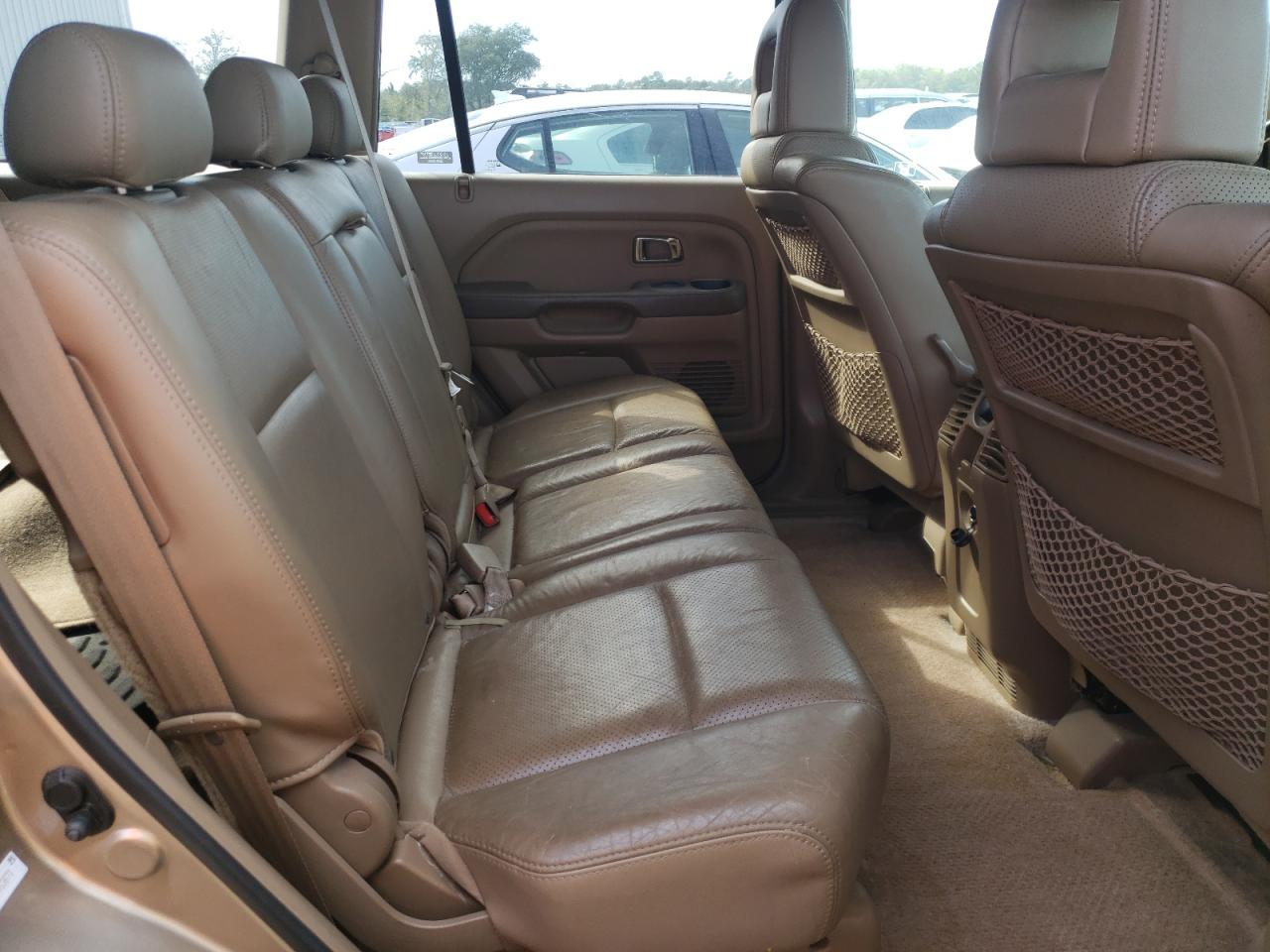 Photo 6 from auction – 2005 HONDA PILOT EXL with VIN 5FNYF185X5B053871