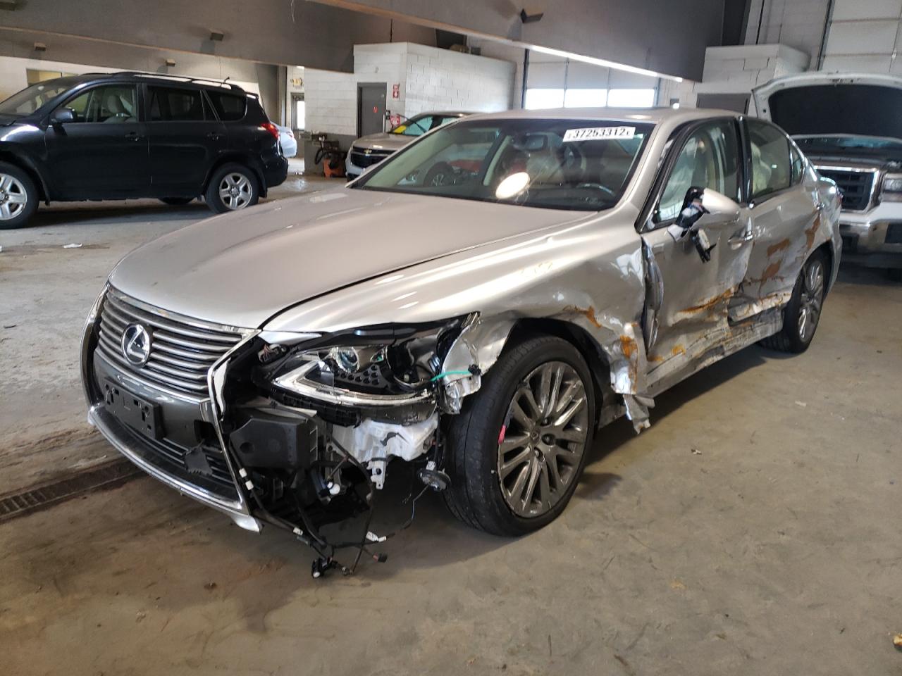 Photo 2 from auction – 2013 LEXUS LS 460 with VIN JTHCL5EF7D5017271