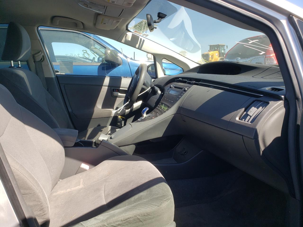 Photo 5 from auction – 2011 TOYOTA PRIUS with VIN JTDKN3DU0B1370533