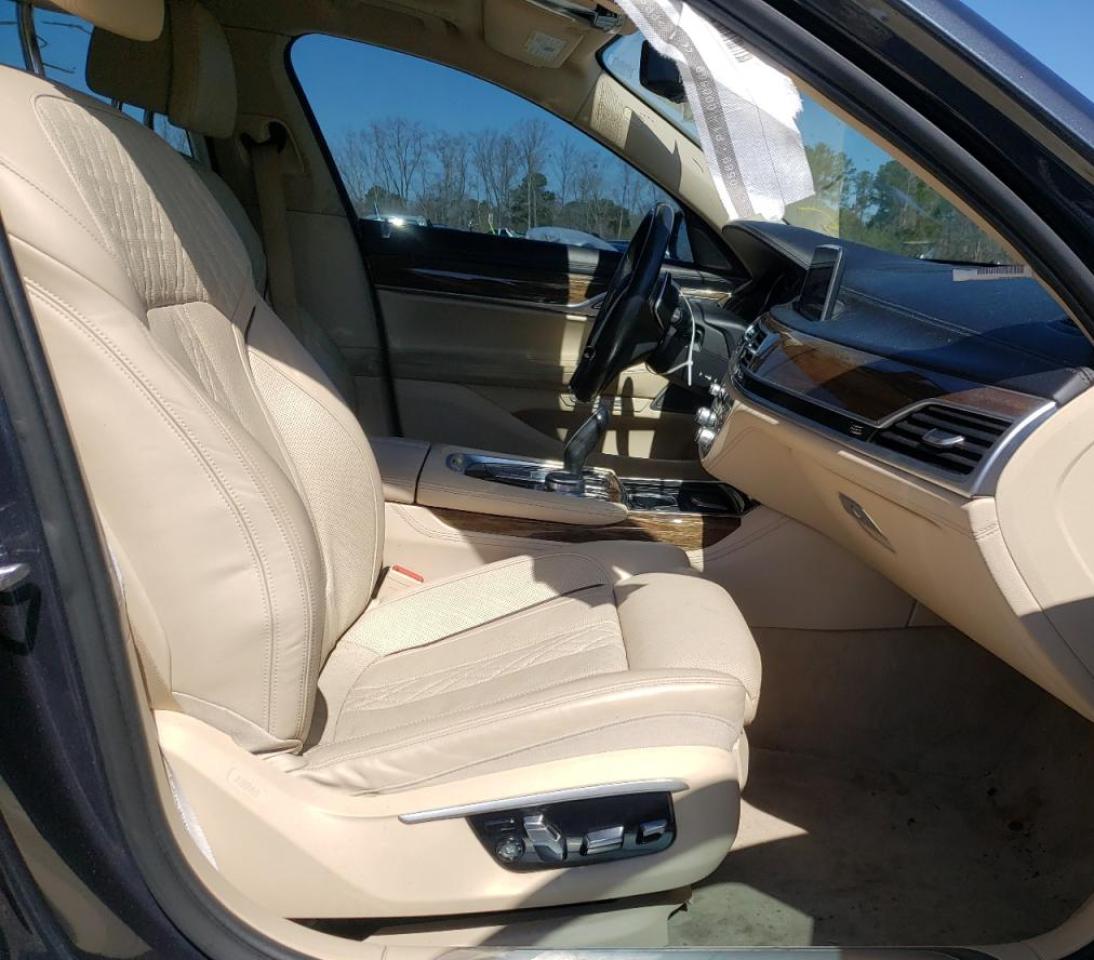 Photo 5 from auction – 2016 BMW 740 I with VIN WBA7E2C59GGD99964