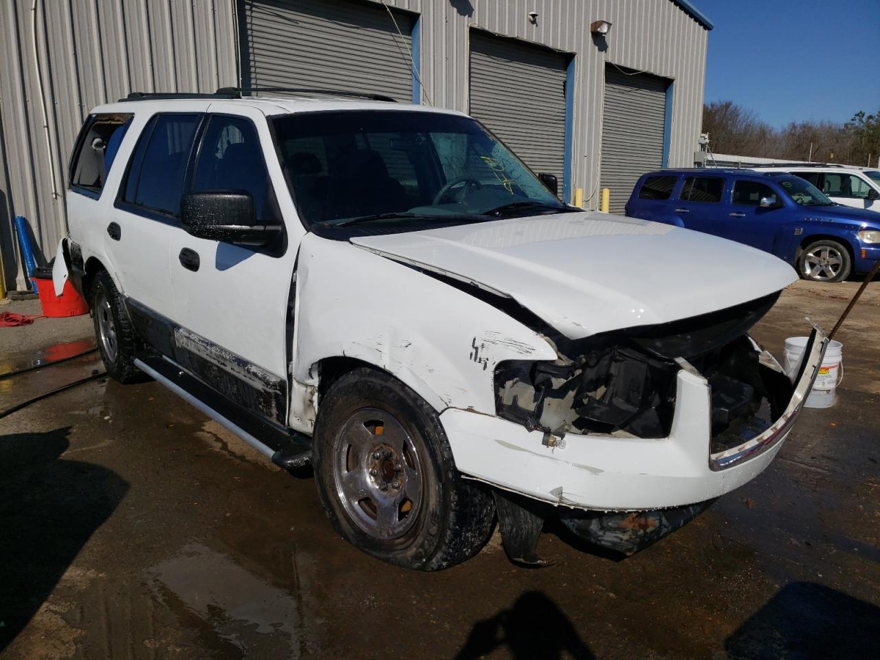FORD EXPEDITION 2004 with VIN 1FMRU13W94LA67942 - Photo from auction
