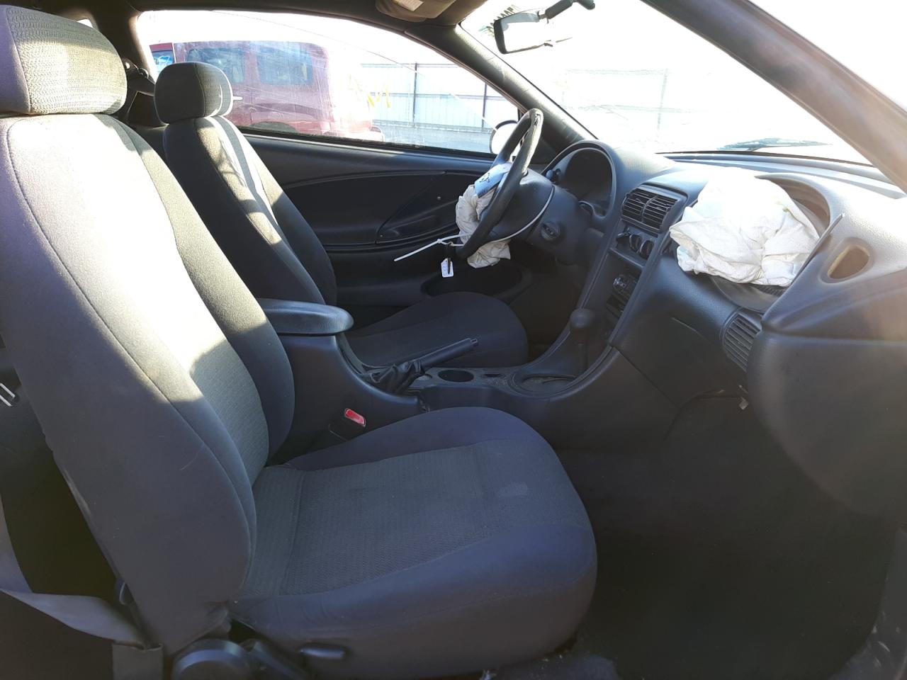 Photo 5 from auction – 2001 FORD MUSTANG with VIN 1FAFP40431F123201