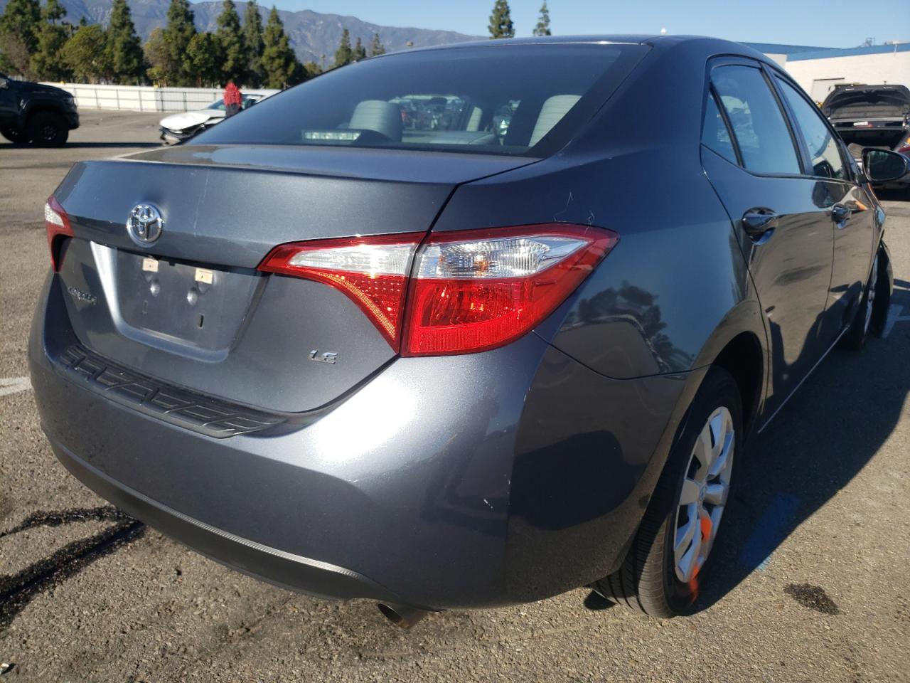 Zdjęcie 4 z aukcji – 2015 TOYOTA COROLLA L z VIN 5YFBURHE8FP339458