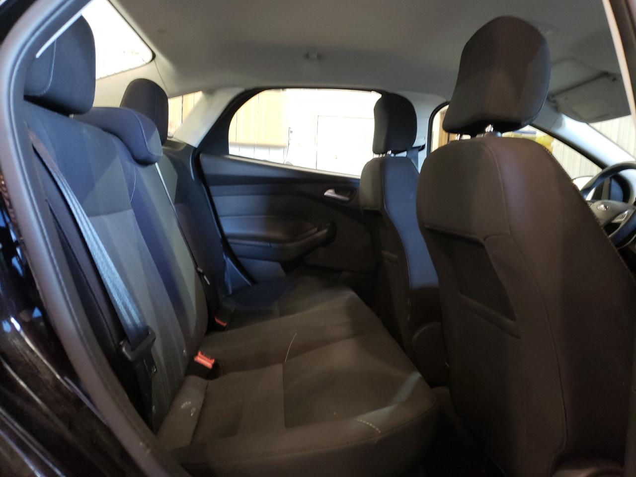 Photo 6 from auction – 2016 FORD FOCUS SE with VIN 1FADP3F23GL310150