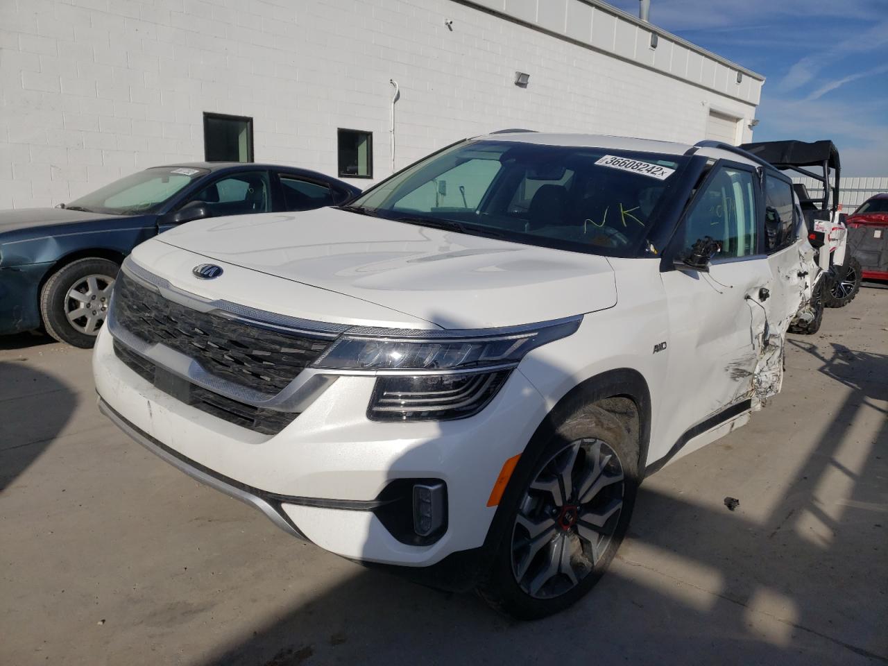 Photo 2 from auction – 2021 KIA SELTOS SX with VIN KNDETCA28M7149249