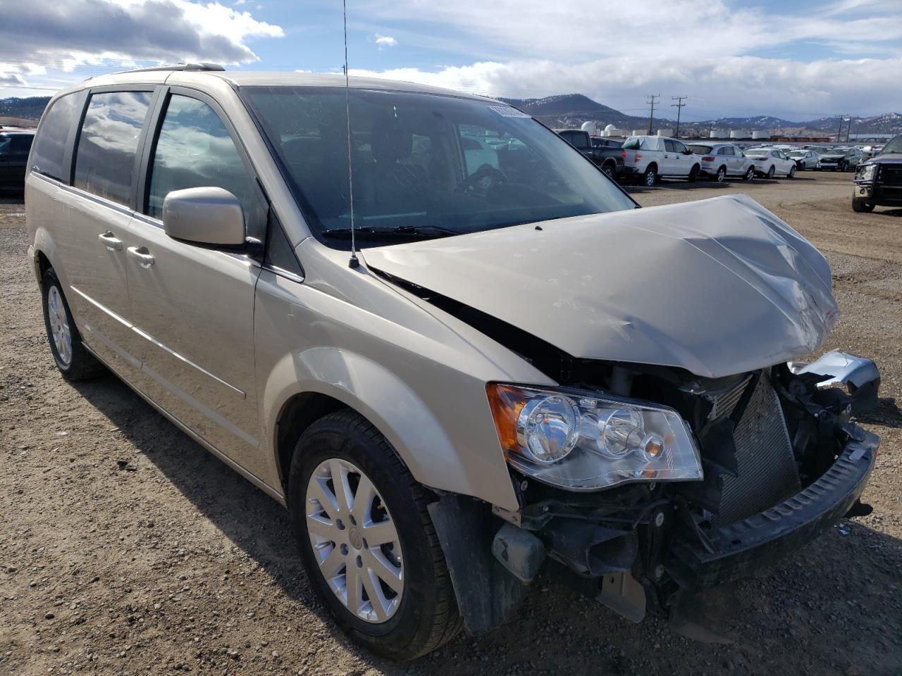 CHRYSLER TOWN & COU 2015 with VIN 2C4RC1AG8FR677179 - Photo from auction