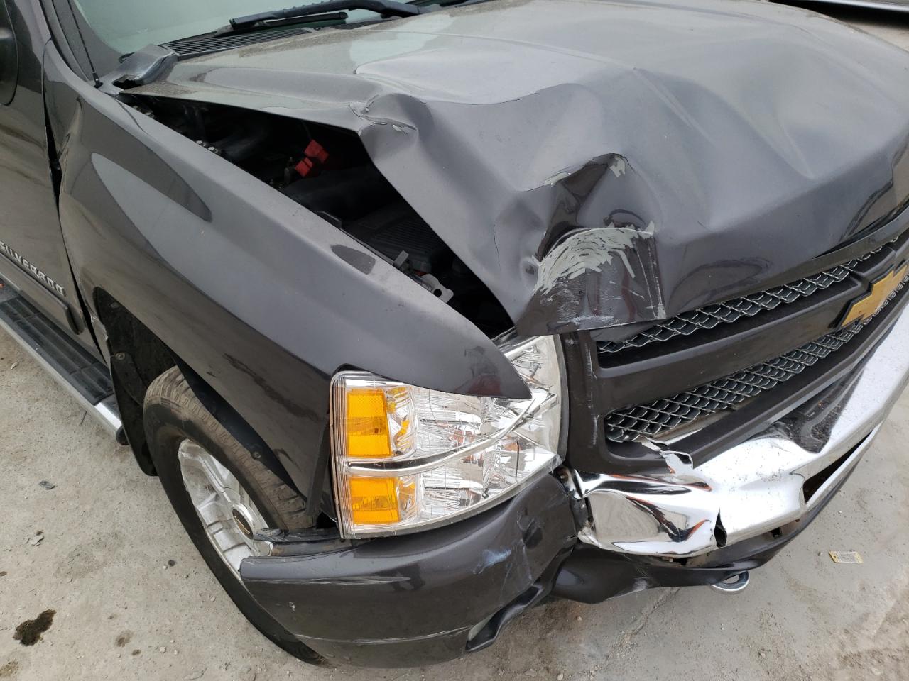 Photo 9 from auction – 2011 CHEVROLET SILVERADO with VIN 1GCRCSE02BZ428007