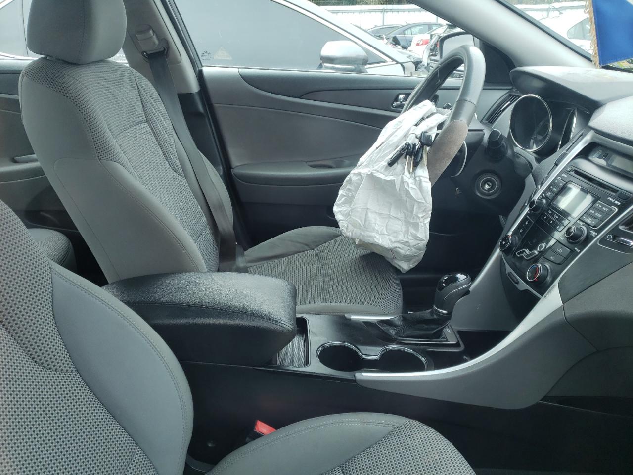 Photo 5 from auction – 2011 HYUNDAI SONATA GLS with VIN 5NPEB4ACXBH111256