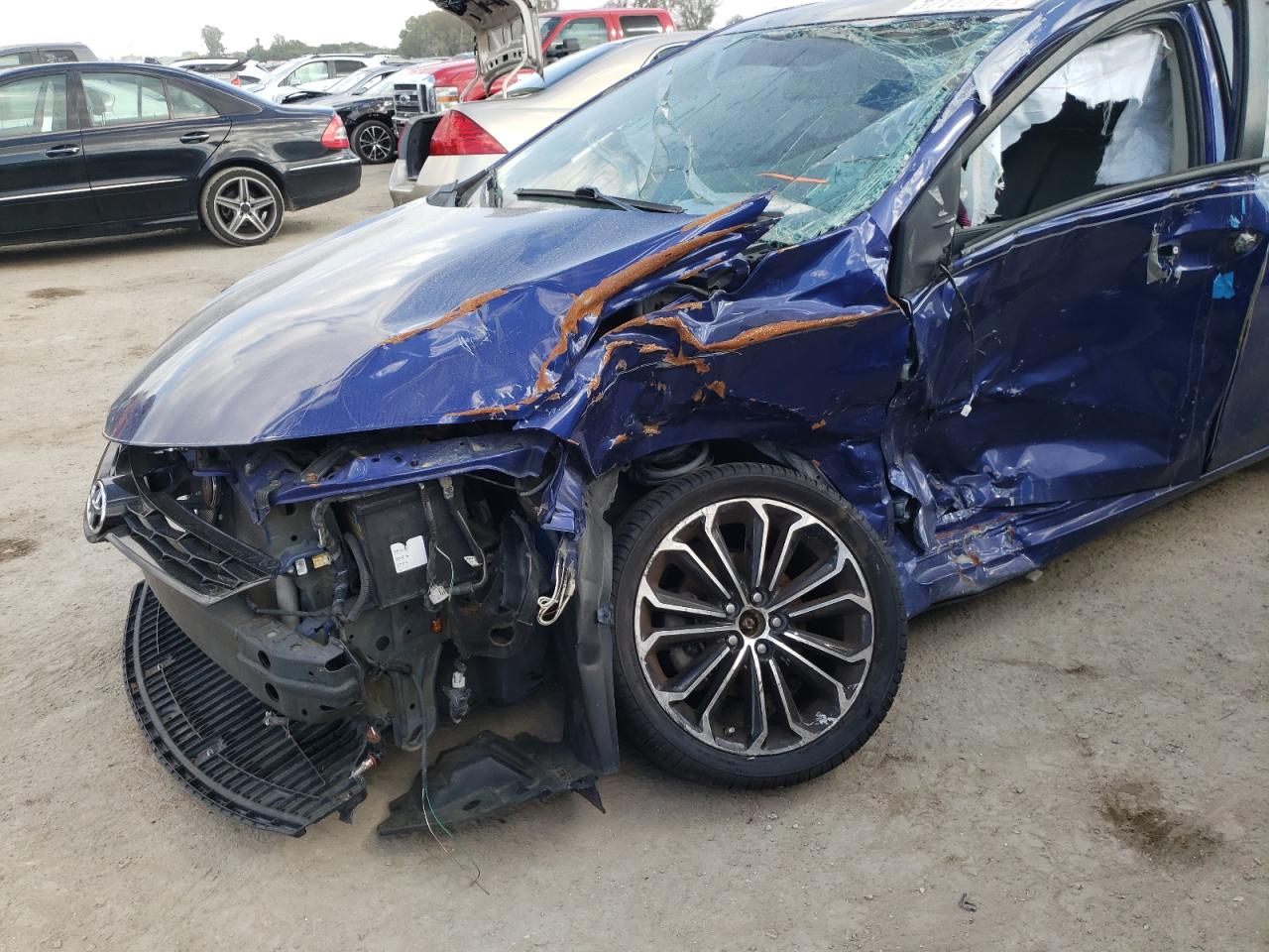 Photo 9 from auction – 2014 TOYOTA COROLLA L with VIN 5YFBURHE8EP121485