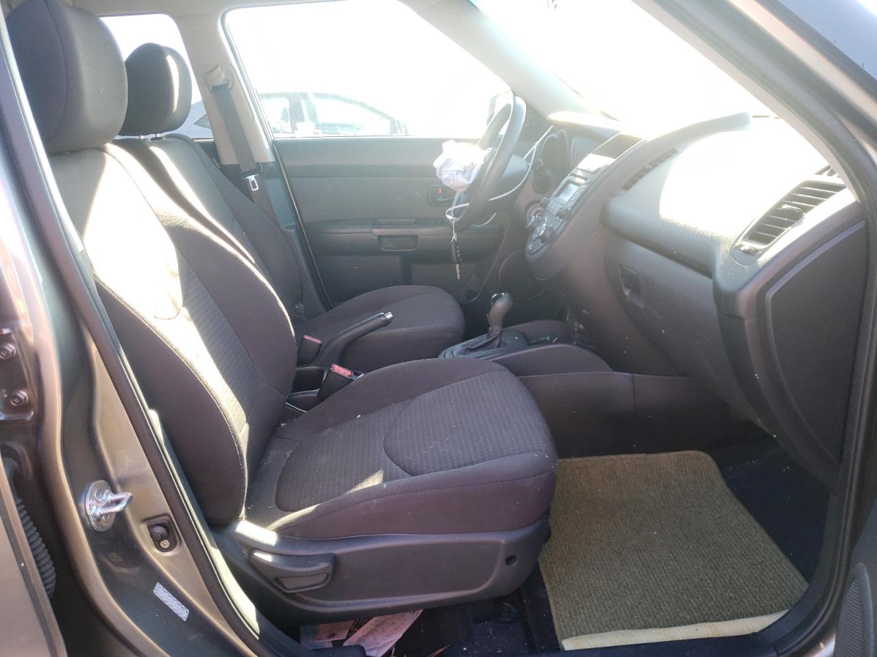 Photo 5 from auction – 2013 KIA SOUL with VIN KNDJT2A59D7602992