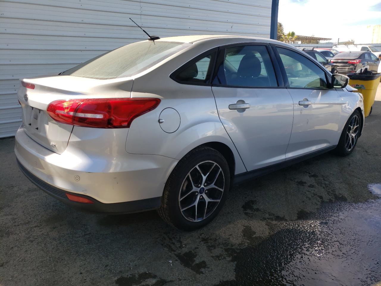 Photo 4 from auction – 2017 FORD FOCUS SEL with VIN 1FADP3H27HL236083