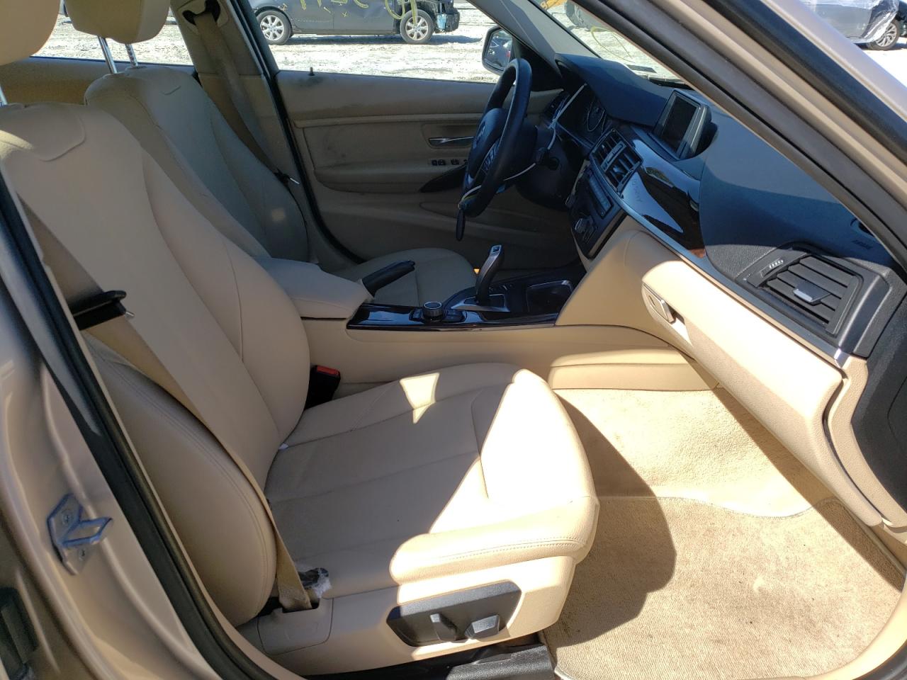 Photo 5 from auction – 2014 BMW 328 I with VIN WBA3A5C54EP602510