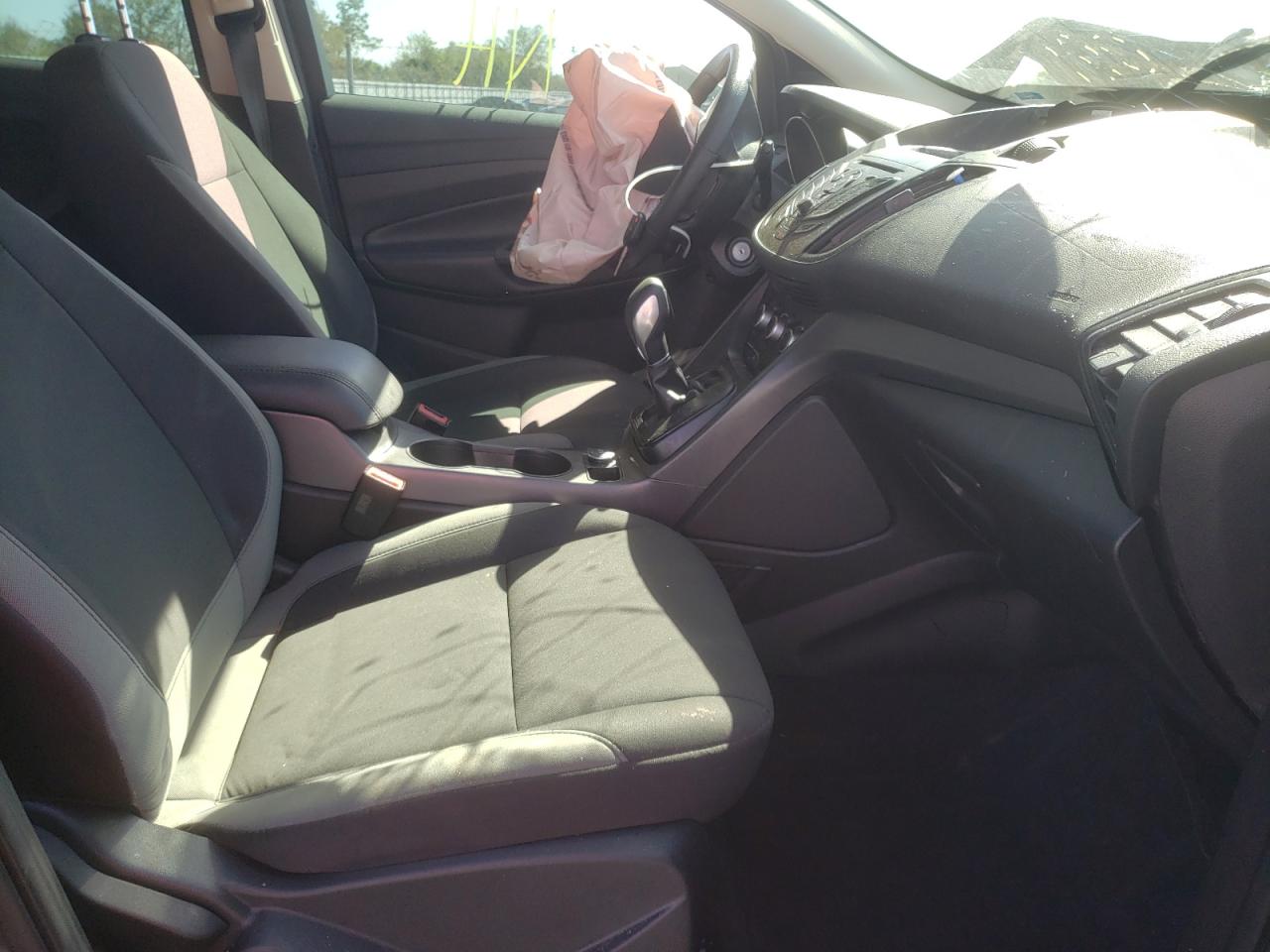 Photo 5 from auction – 2016 FORD ESCAPE S with VIN 1FMCU0F73GUC51793