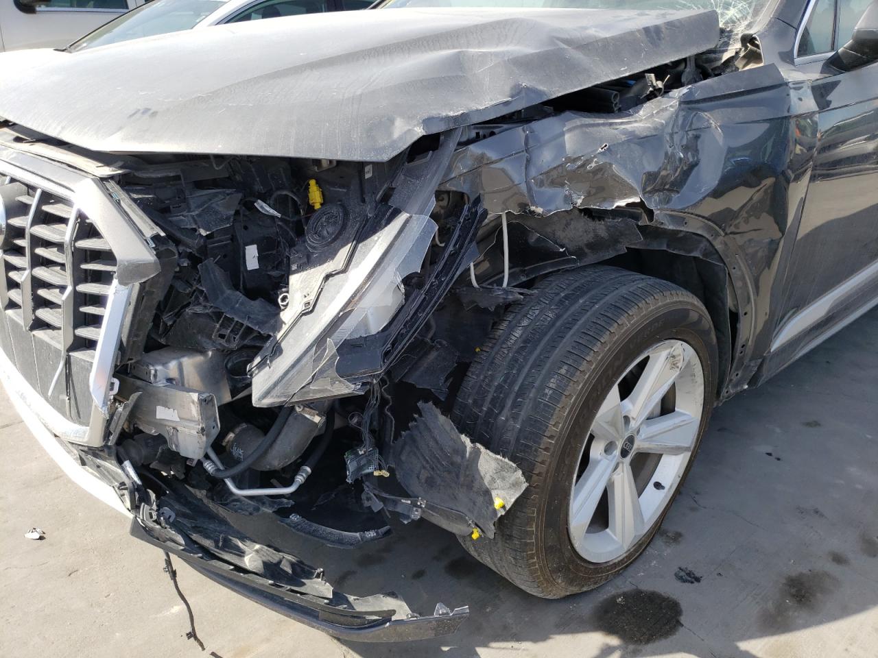 Photo 9 from auction – 2021 AUDI Q7 PREMIUM with VIN WA1AJAF77MD020217