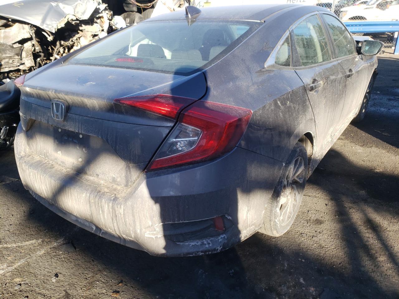 Photo 4 from auction – 2017 HONDA CIVIC EX with VIN 19XFC2F78HE038080