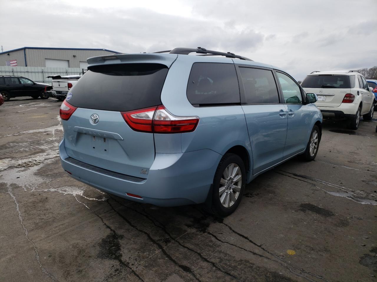 Photo 4 from auction – 2017 TOYOTA SIENNA LE with VIN 5TDJZ3DC9HS174755
