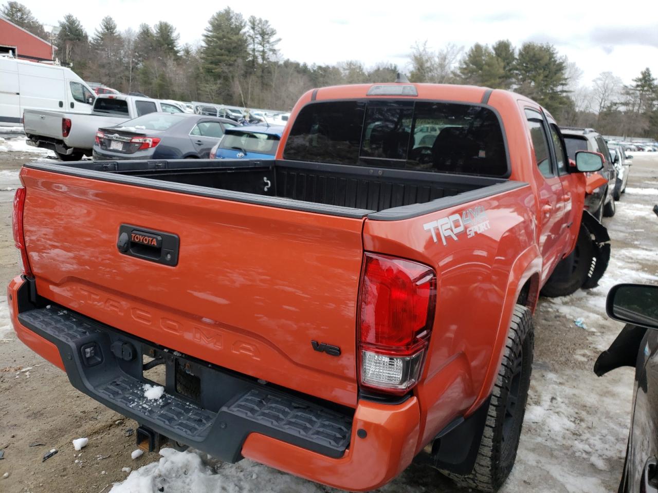 Photo 4 from auction – 2017 TOYOTA TACOMA DOU with VIN 3TMCZ5AN0HM048181