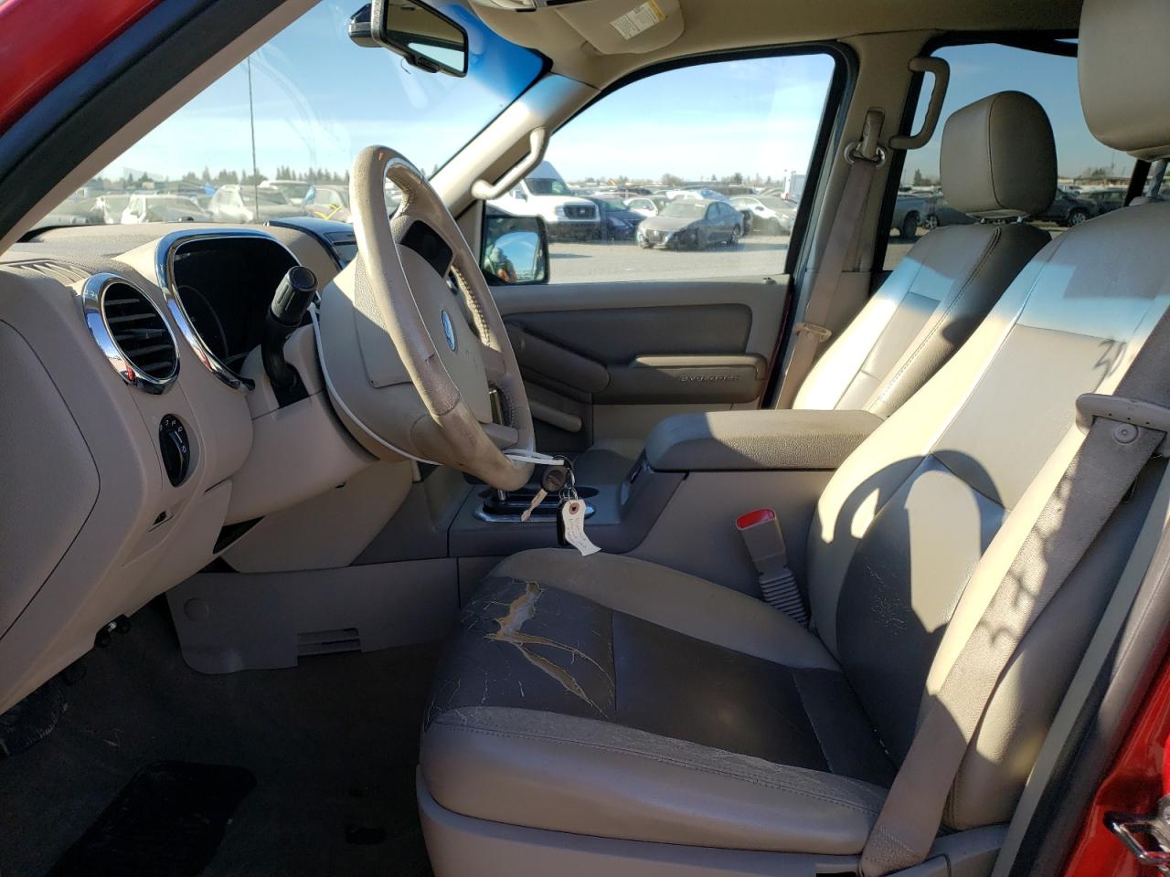 Photo 5 from auction – 2006 FORD EXPLORER X with VIN 1FMEU73816UB37014