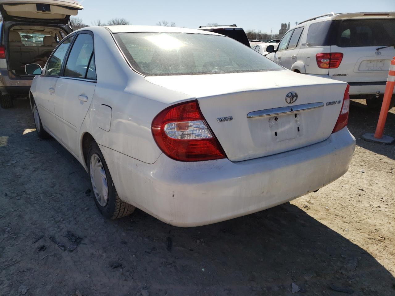 Photo 3 from auction – 2003 TOYOTA CAMRY LE with VIN JTDBE32K230179804