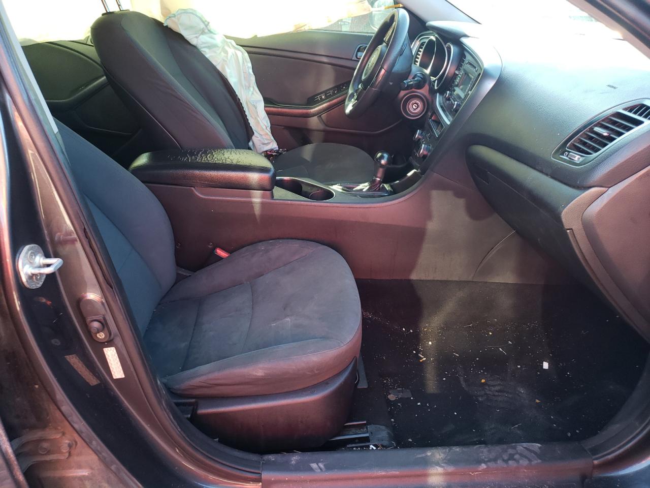 Photo 5 from auction – 2015 KIA OPTIMA LX with VIN KNAGM4A71F5635081