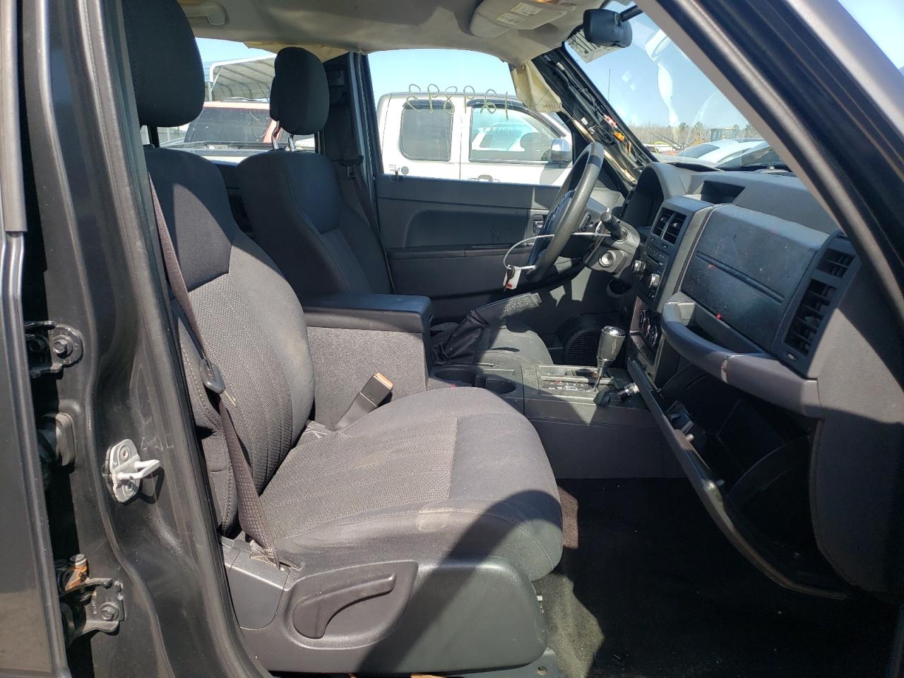 Photo 5 from auction – 2011 JEEP LIBERTY SP with VIN 1J4PP2GK2BW580200