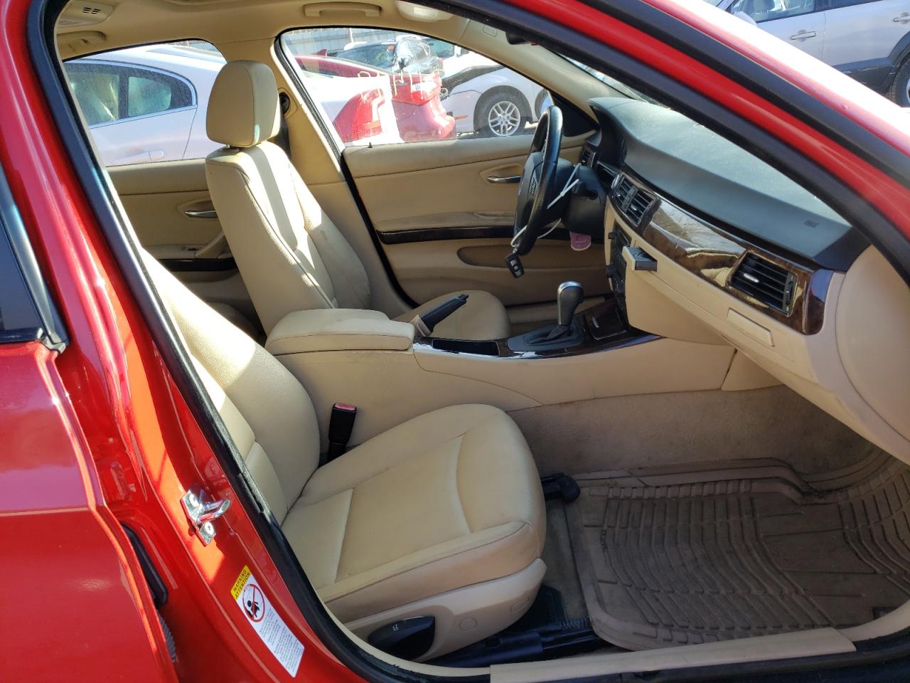 Photo 5 from auction – 2006 BMW 325 XI with VIN WBAVD13596KV03835
