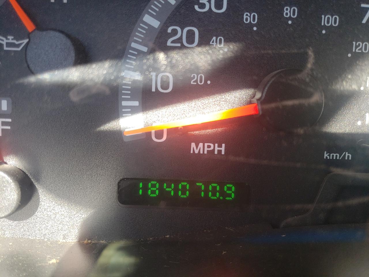 Photo 8 from auction – 2002 FORD F150 with VIN 1FTRX18L02NA98041