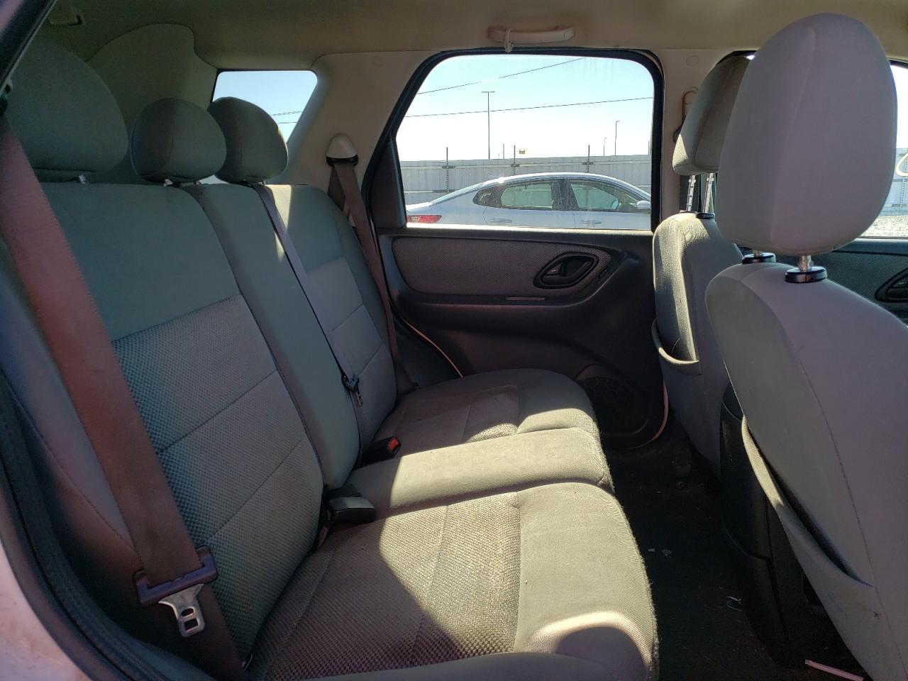 Photo 6 from auction – 2005 FORD ESCAPE HEV with VIN 1FMYU96H35KC96454