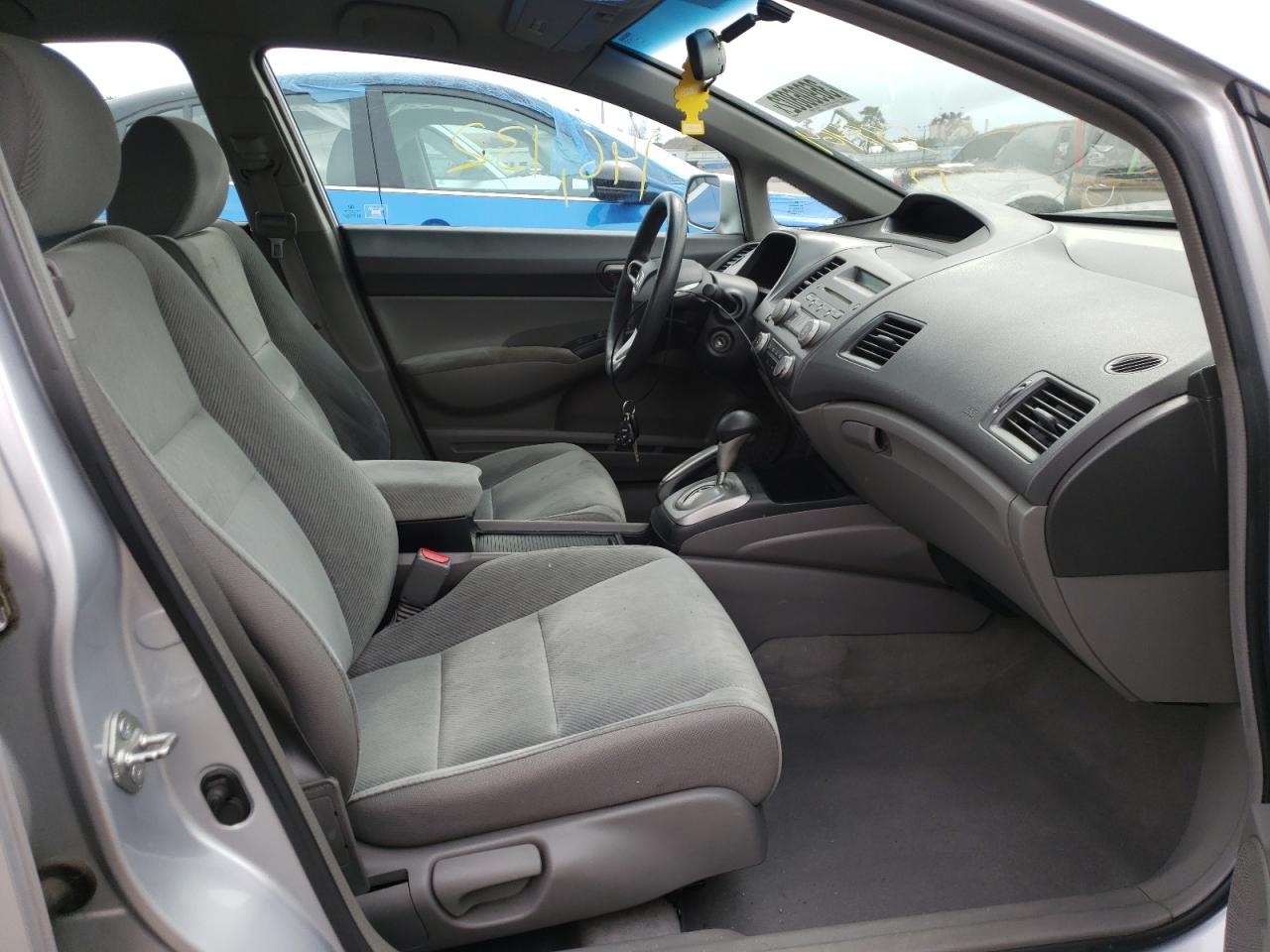 Photo 5 from auction – 2010 HONDA CIVIC LX with VIN 2HGFA1F50AH588464