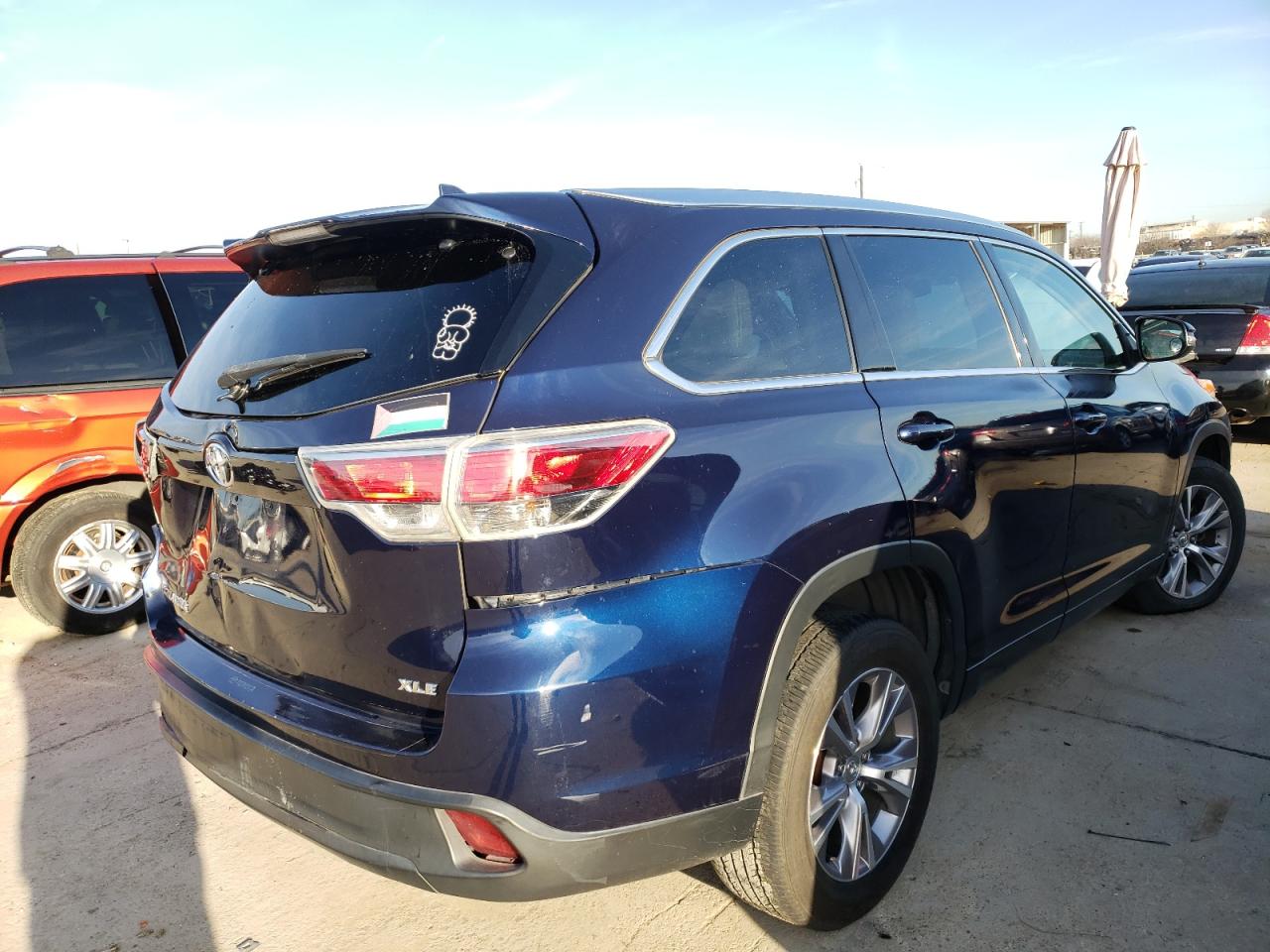 Photo 4 from auction – 2014 TOYOTA HIGHLANDER with VIN 5TDKKRFH7ES012140