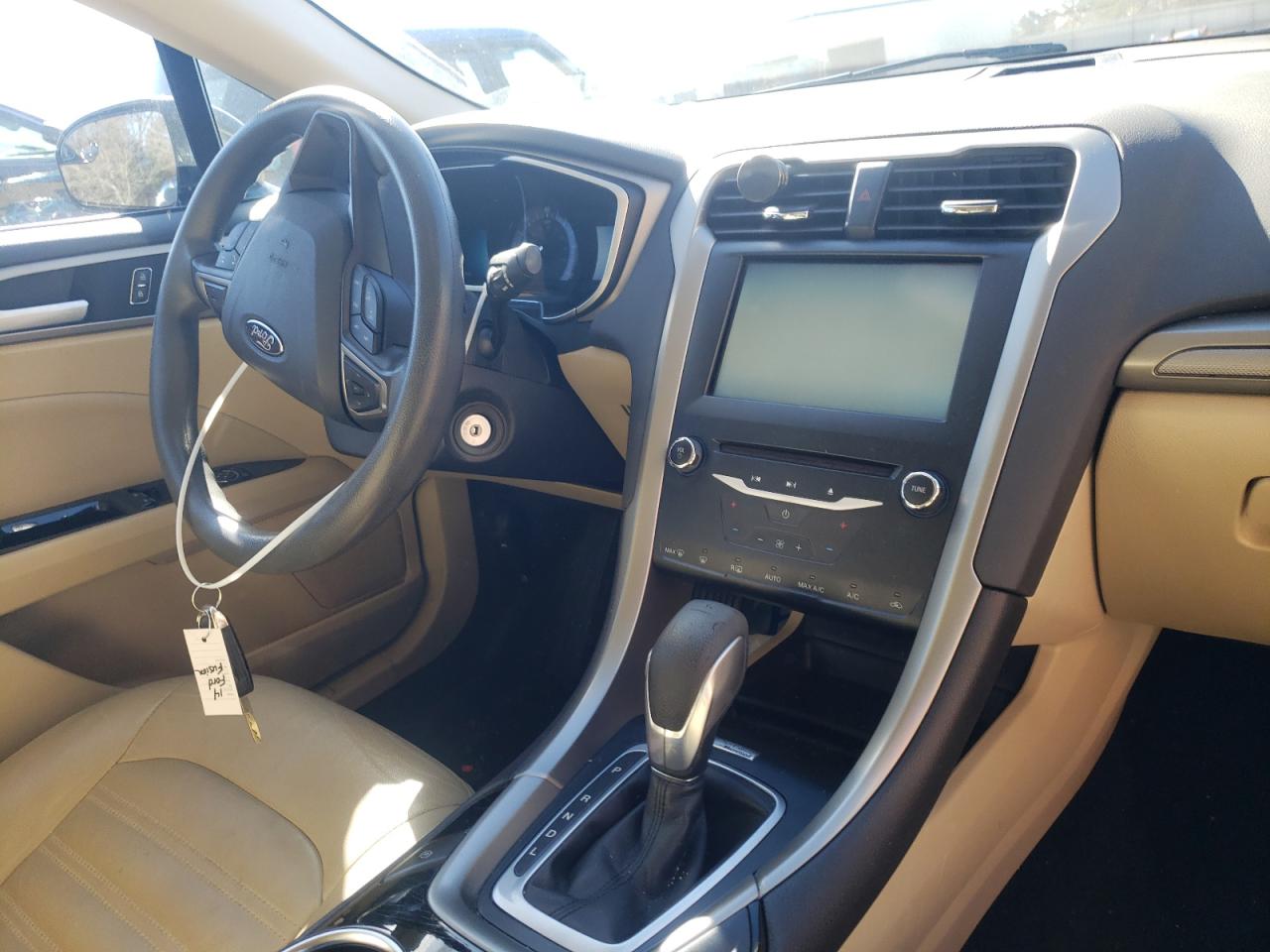 Photo 9 from auction – 2014 FORD FUSION SE with VIN 3FA6P0LU5ER271573