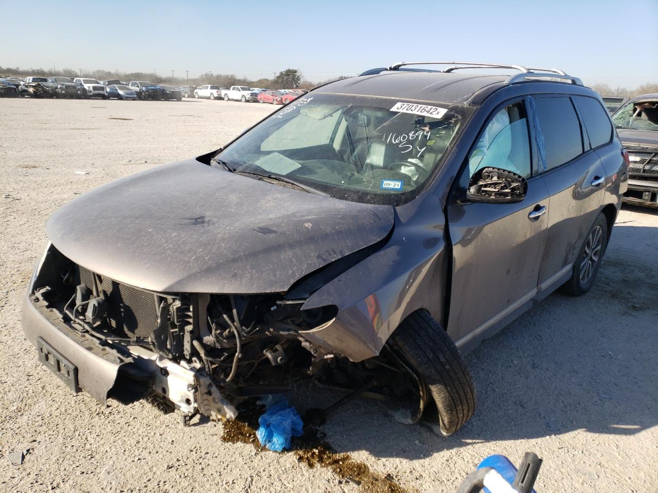 Photo 2 from auction – 2013 NISSAN PATHFINDER with VIN 5N1AR2MN9DC615741