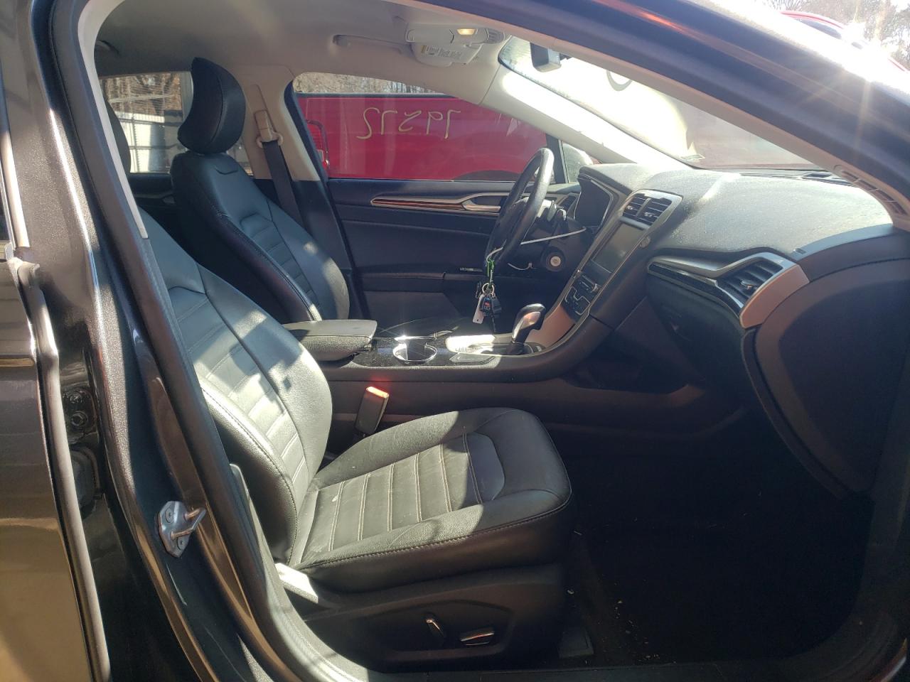 Photo 5 from auction – 2016 FORD FUSION SE with VIN 3FA6P0H90GR131910