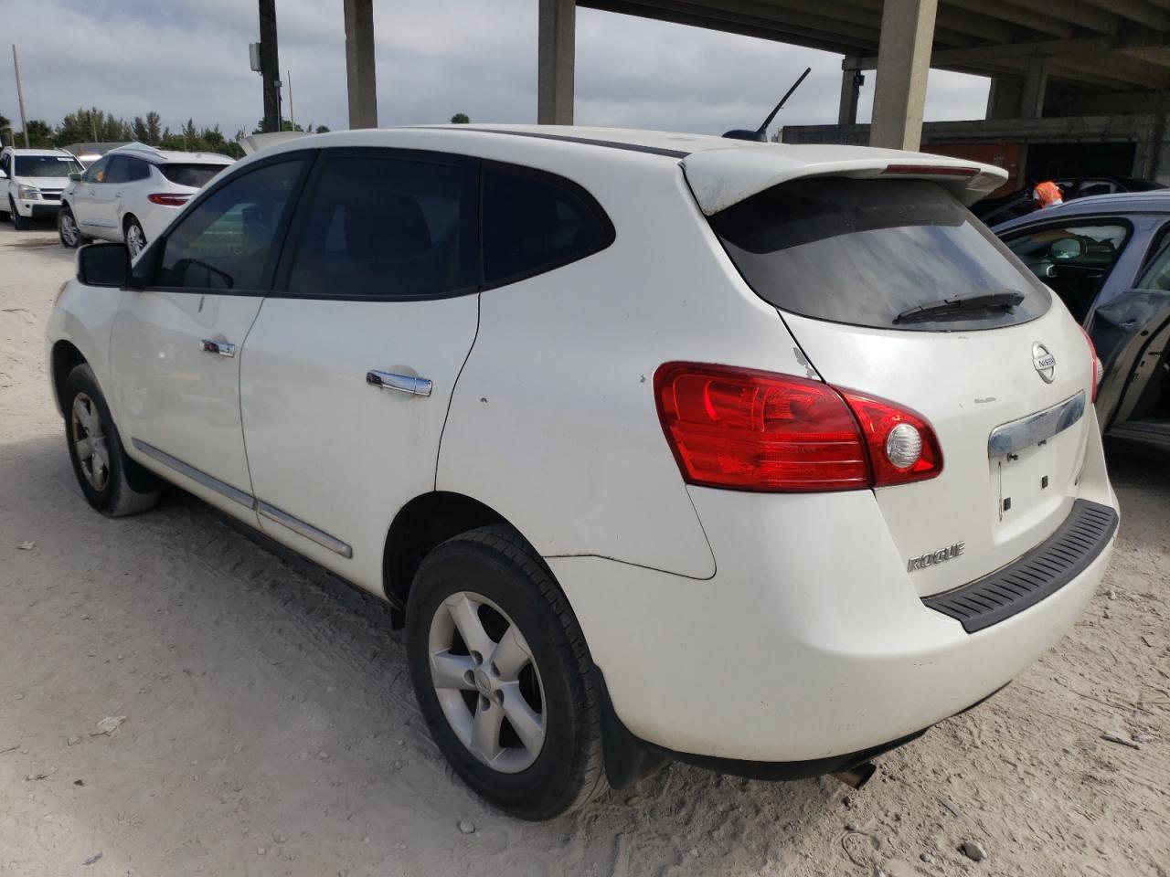 Photo 4 from auction – 2013 NISSAN ROGUE S with VIN JN8AS5MT4DW532617