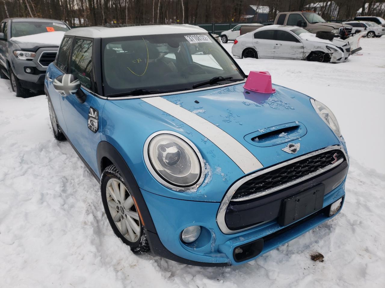 MINI COOPER S 2015 with VIN WMWXU3C51F2B62633 - Photo from auction