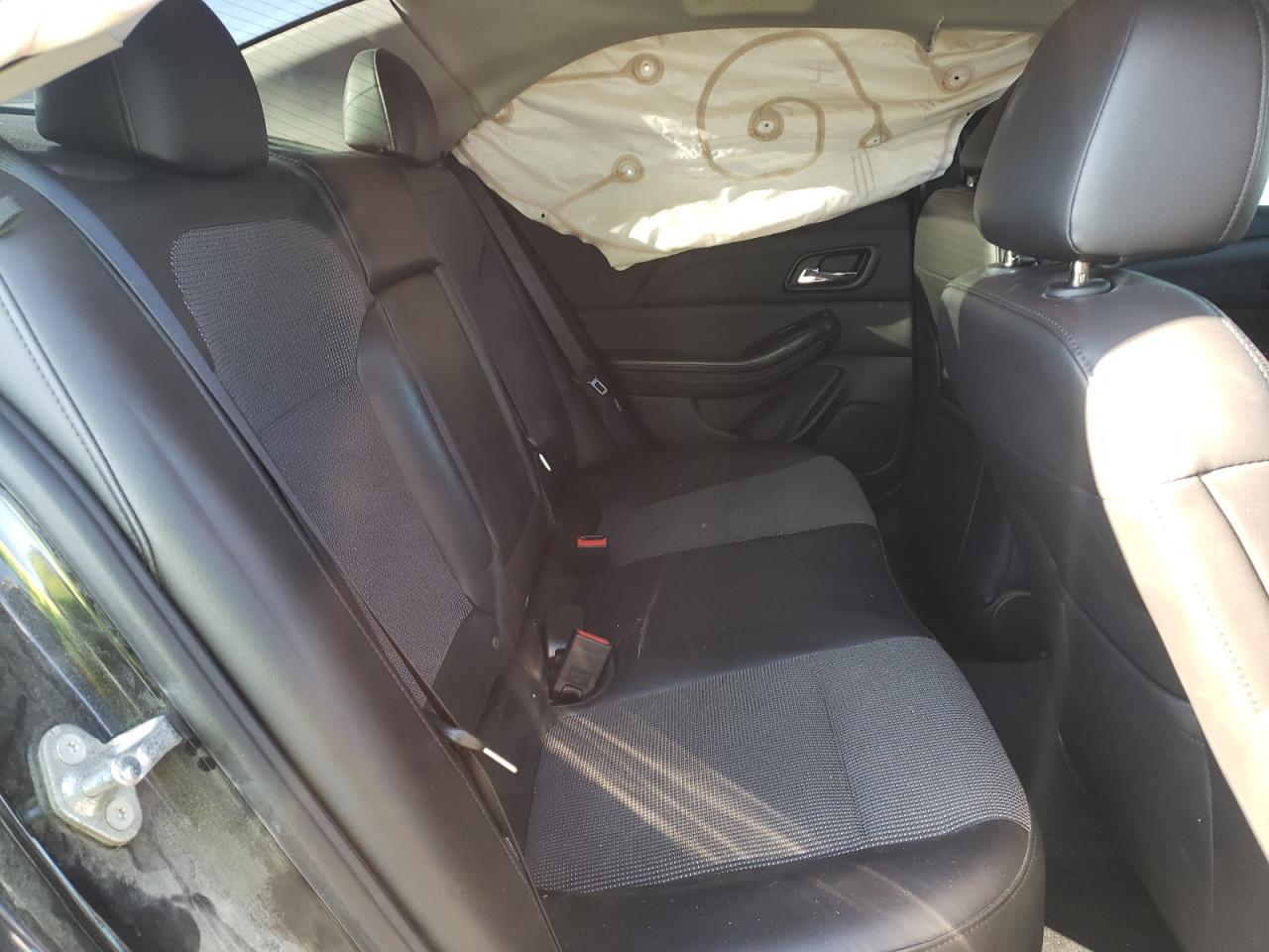 Photo 6 from auction – 2015 CHEVROLET MALIBU 1LT with VIN 1G11C5SL0FF241653