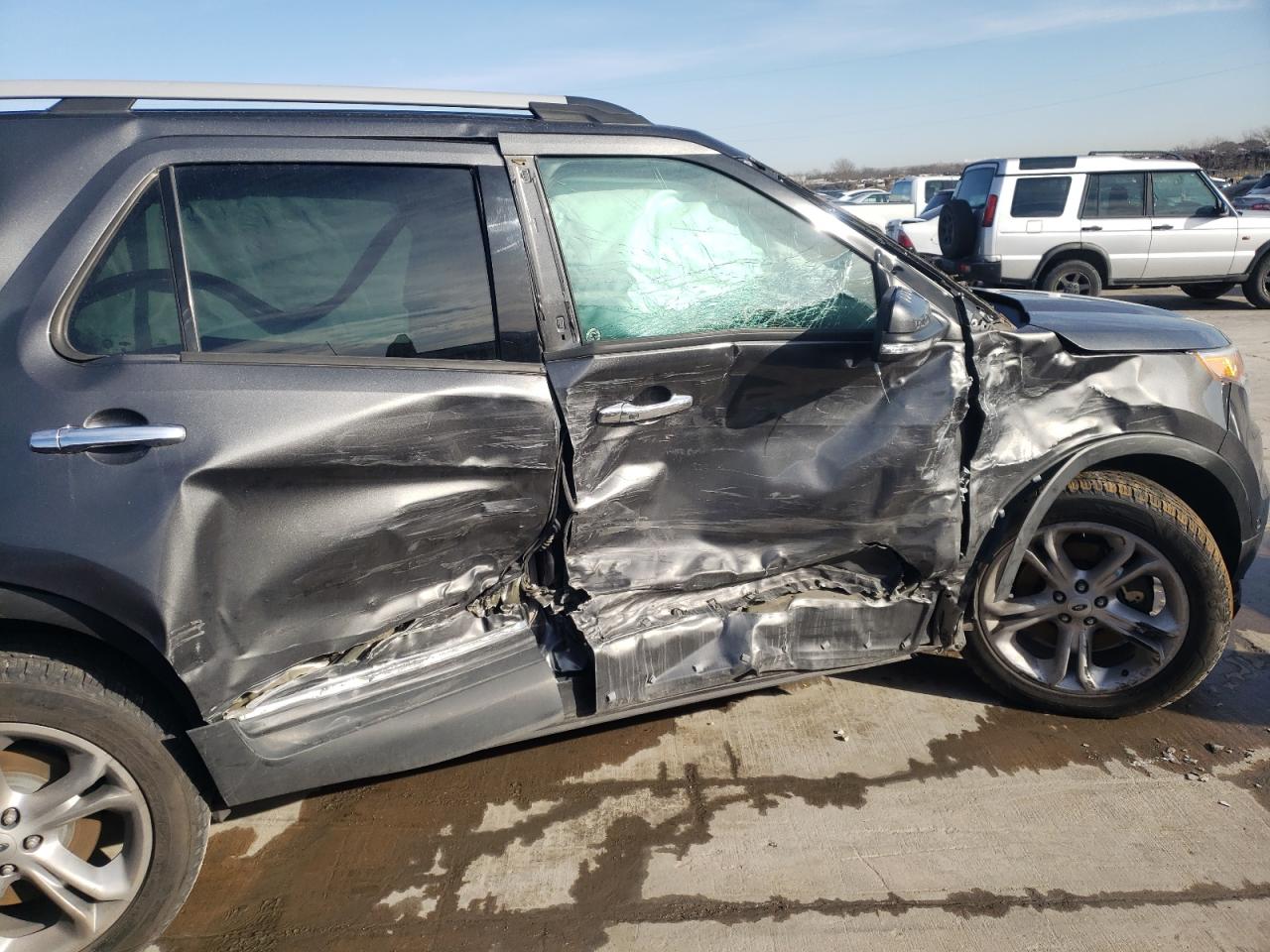 Photo 9 from auction – 2015 FORD EXPLORER L with VIN 1FM5K8F89FGB21374